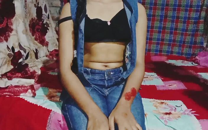 18 Year Old College Girl First Time Sex Video with Boyfriend