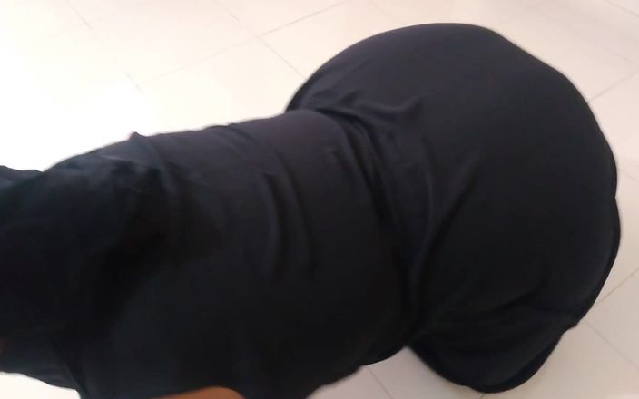 A Beautiful Arabian Woman Is Offered Cash to Fuck in a Hotel Then Cum Inside Her Juicy Pussy