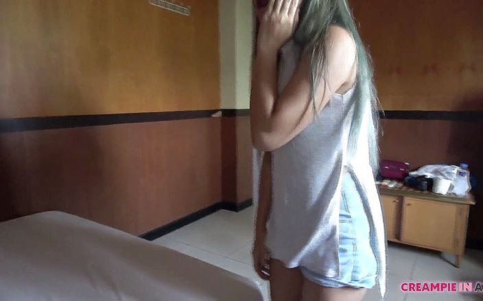 A beautiful young girl was fucked an old man (50's). She was fully creampied suddenly.