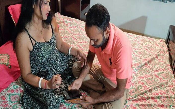 A Deshi Bhabi Seduced a Boy and Fuck Him