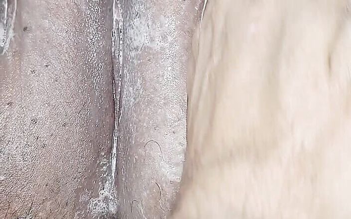 After Shaving Her Pussy BBW Get Pussy Massage From Sameerphunk