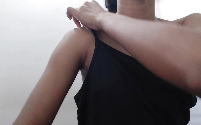 Amateur Indian Spreading Her Pussy