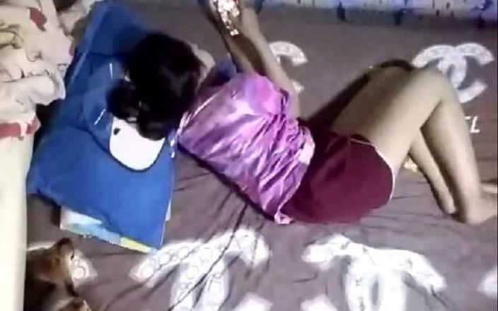 Amateur Masturbation on Bed