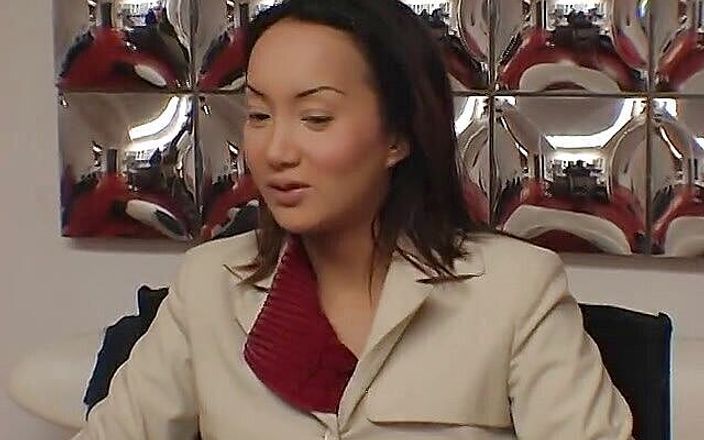 Asian whore takes it in the ass