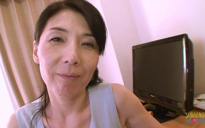 Asian woman came long before the dude fucked her and creamed her