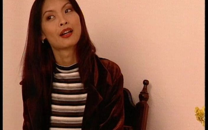 Asiatische Muschi Ganz Nah.. - Asian Pussy up Close..