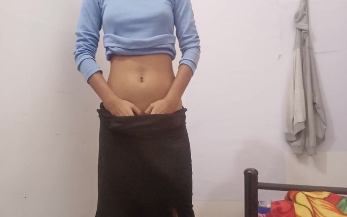 Assamese Aunty Showing Mature Hairy Pussy