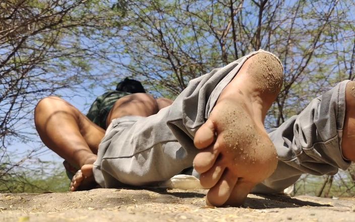 Aunty outdoor sex with boy friend