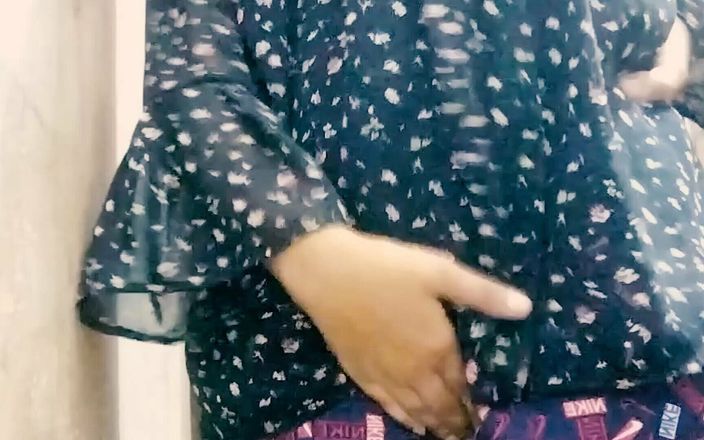 Aunty's girl's pussy fucked Hindi sex story
