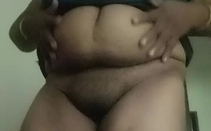 BBW Lady in Masturbation Video