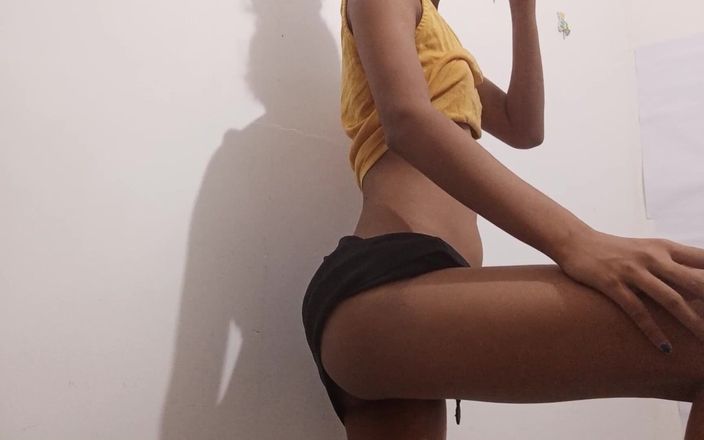 Beautiful Blonde Shoves 3 Fingers in Her Ass