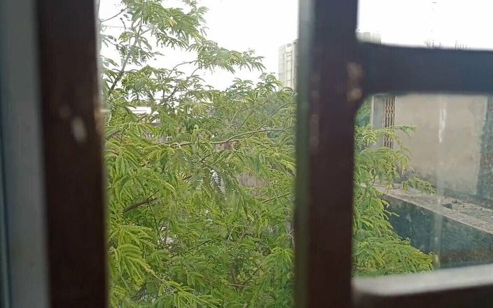 Bengali Hot Star Tina Masturbates in a Hotel Room