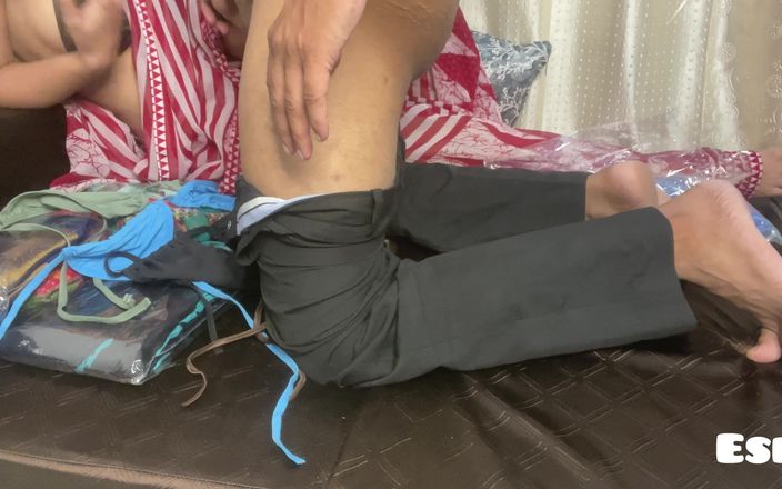 Bhabhi Fucked with Saree Salesman