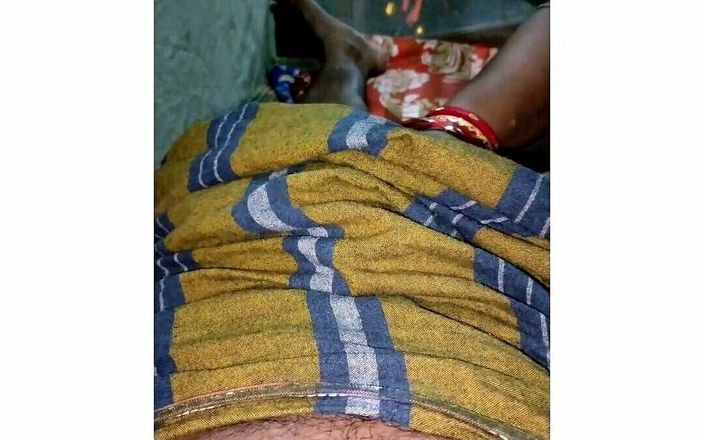 Bhabhi Masturbated Me After Showing Her Boobs