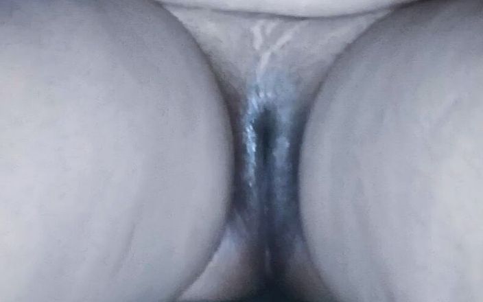 Bhabhi Put Brinjal in Her Wet Pussy and Tore It, Great Video, Water Also Came Out