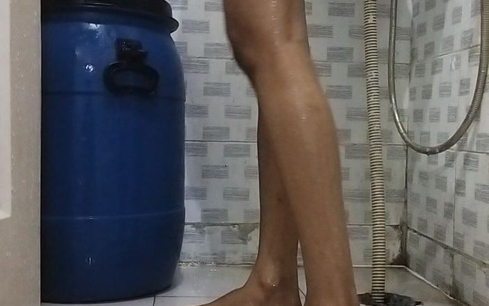 Bhabhi Taking a Shower