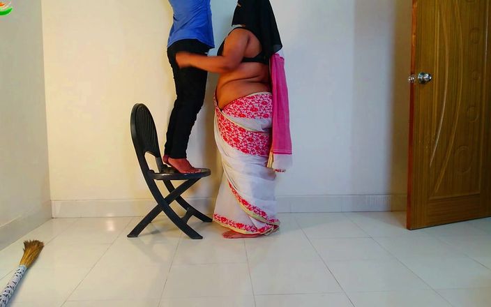 Big Ass Aunty Was Fucking the Maid When Her Husband Was Not at Home but in a Hotel