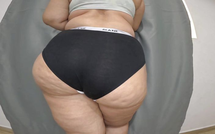 Big Ass Stepmom Shaking Her Huge Ass, Bounce Butts