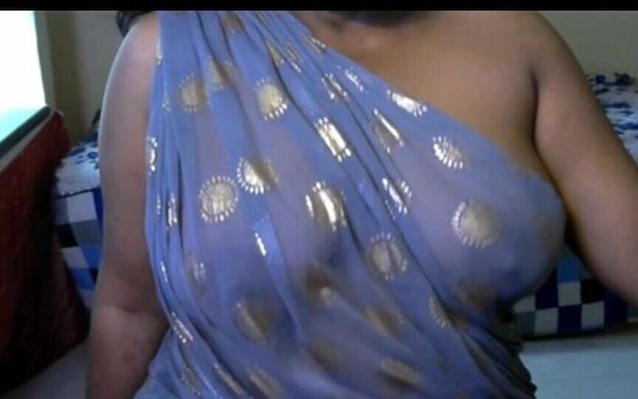 Big Boobs Hot Desi Girl Shows Her Boobs by Removing Her Bra in Sexy Cleavage Her Boobs, Her Nipples Also Sexy.
