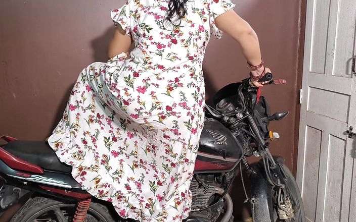 Bike Ride Pooja Got Fucked by Her Stepbrother