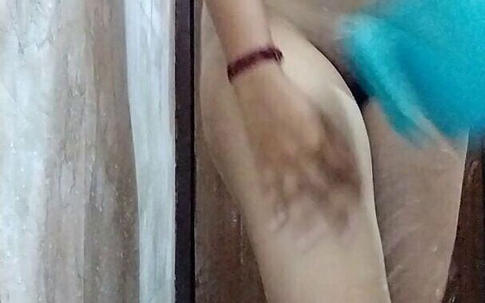 Brother-in-law Secretly Watched Sister-in-law While Bathing Naked