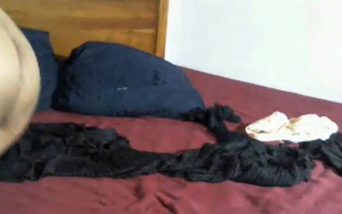 Celebrity and Actress Masturbates Using Items at Night