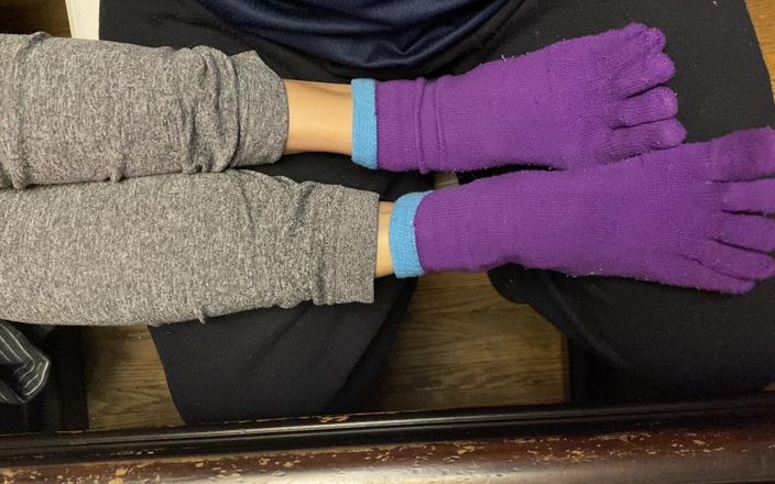 Chilly for Those Tiny Sexy Feet and Long Toes