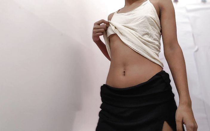 Chubby Pussy of a Village Girl Who Is Still a Teenager at College Who Has Not Grown Hair