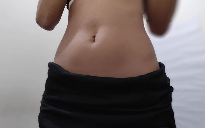 Chubby Pussy of a Village Girl Who Is Still a Teenager at School Who Has Not Grown Hair