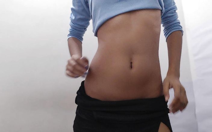 Chubby Pussy of a Village Girl Who Is Still a Teenager at School Who Has Not Grown Hair