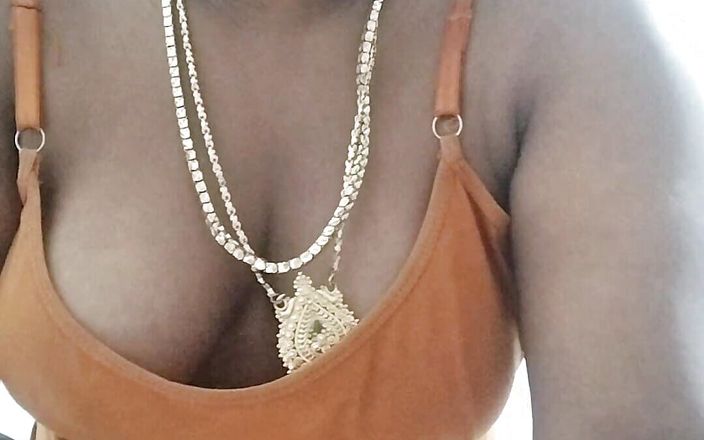 Chubby Tamil Aunty Plays with in Full Mood