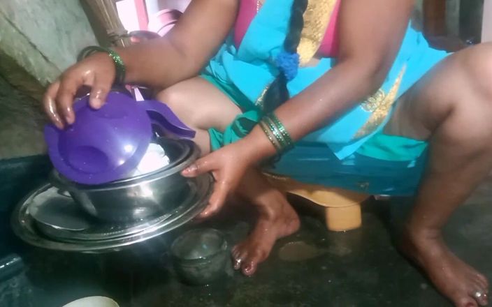 Cleaning Indian Porn Aunty Food Plate