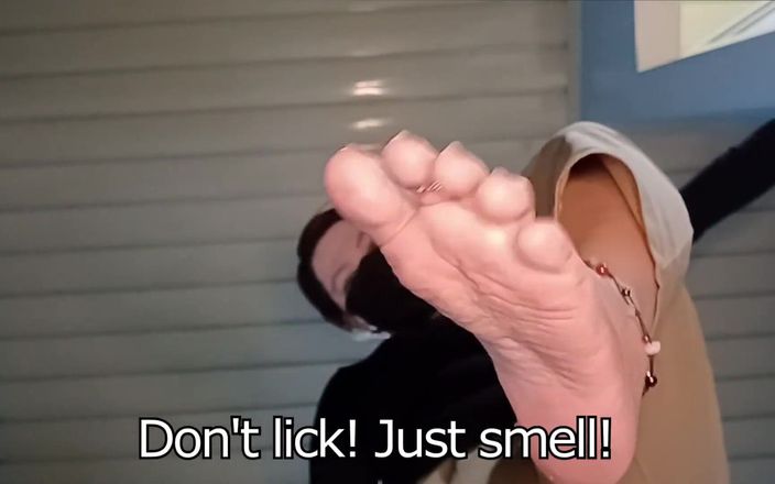 Crushing Tiny Freaks with My Huge Feet