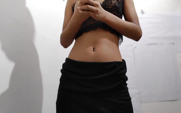 Cute Girl Getting Horny in Panties