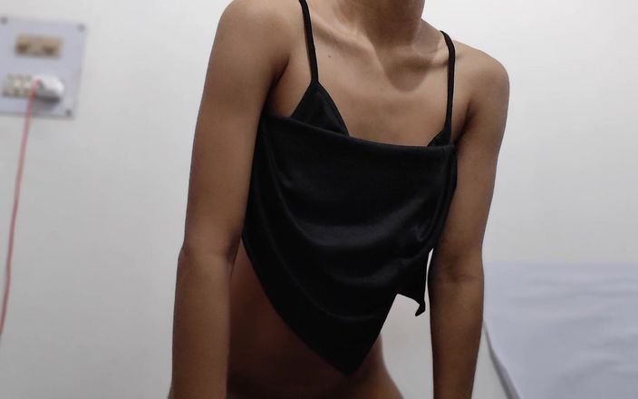 Cute Teen Indian Girl Having Juicy Felling in Her Pussy