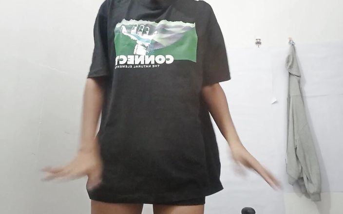 Desi 18 Year Old Girl Fingering Her Wet Pussy at Home Alone