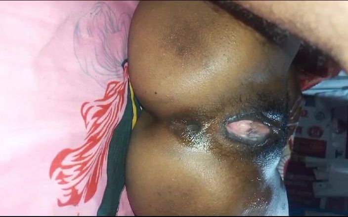 Desi Aunty's Boobs Were Pressed and Left at Night