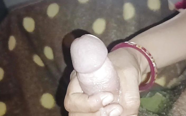 Desi Bhabhi Girlfriend Close-up Handjod