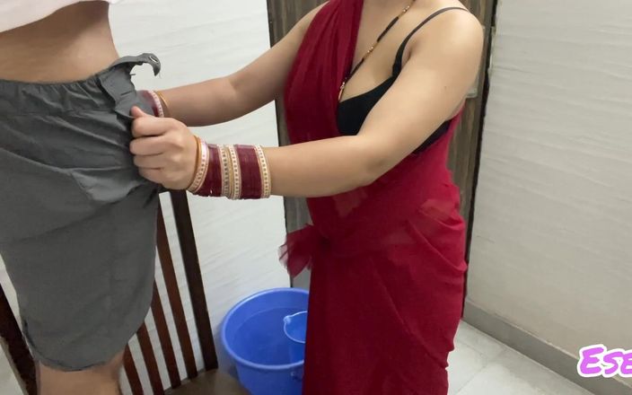 Desi Bhabhi Got Fucked with Plumber While He Is Fixing the Shower