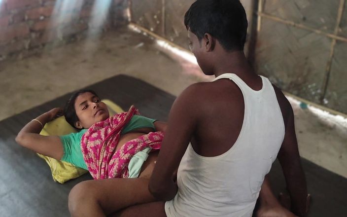 Desi Bhabhi & Her Husband Sex in Home