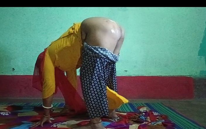 Desi Bhabhi Pussy Fuck in Village Housewife Cupal Sex Video