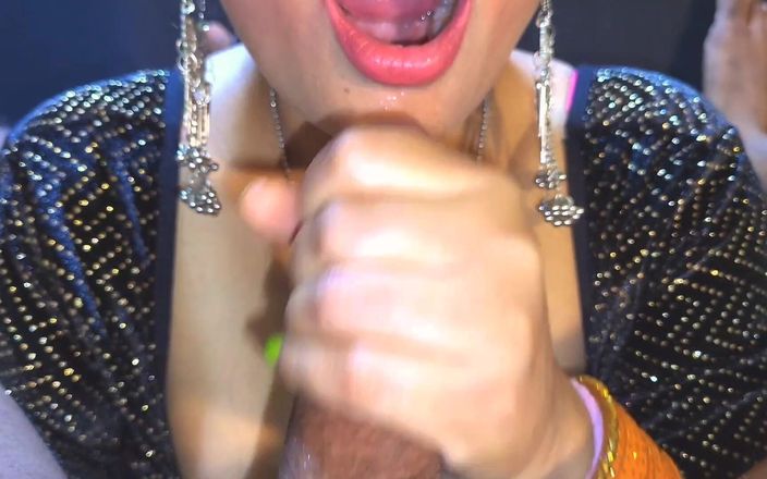 Desi Bhabhi Showing Her Blowjob Skill to Her Neighborhood Brother-in-law