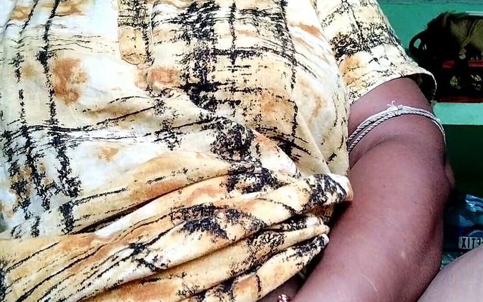 Desi Bhabi Brinjal Push in Romance Mood