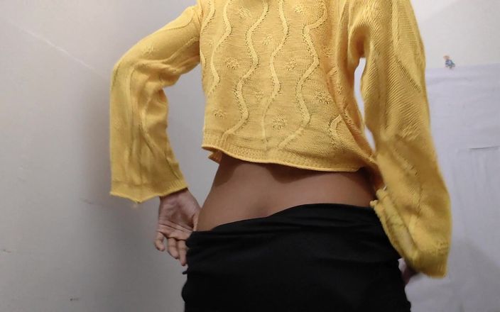 Desi Girl in Her First Nude Video