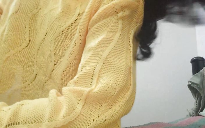Desi Girl Showing Her Boobs and No Masturbating.