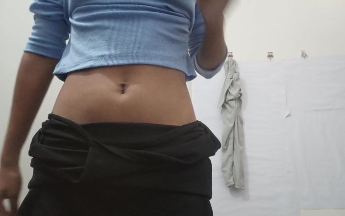 Desi Girl Siya Cooled Down the Heat of Her Pussy with Banana