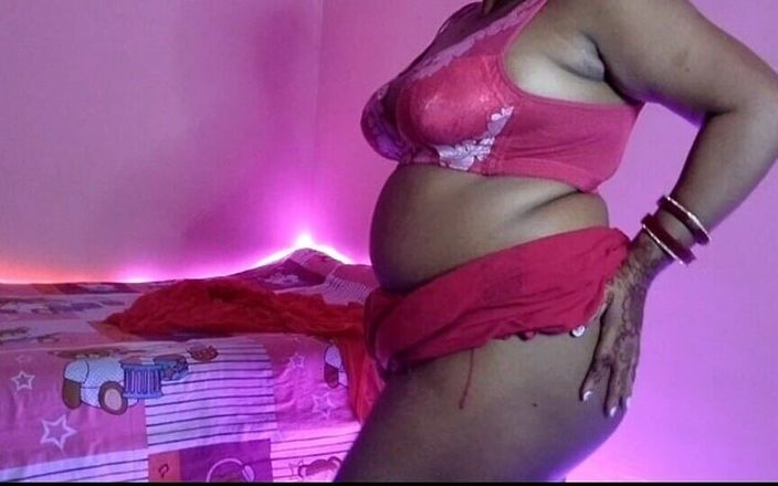 Desi Hot Girl Spanks in the Ass in Her Thirst for Sex
