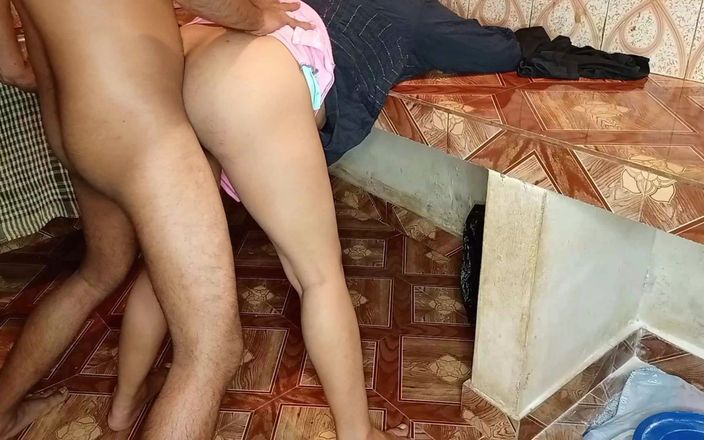 Desi Indian maid say saheb first making me food the u can fuck me rough as you want