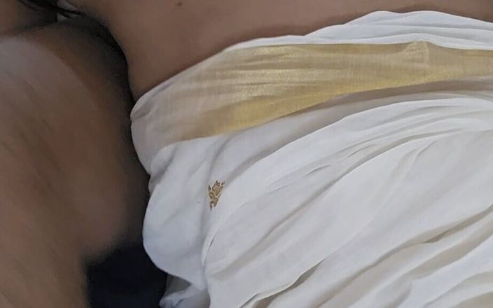 Desi Mallu Wife in Saree Foreplay with Lover