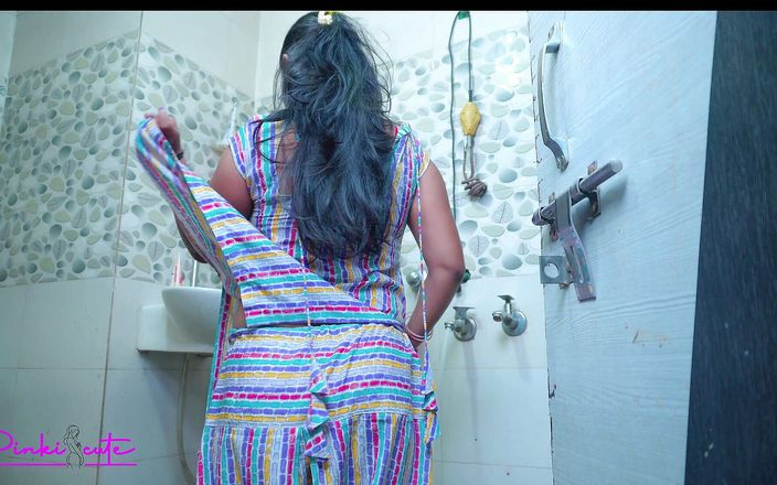 Desi Mms-indian Stepmom Bathing- Stepson Secretly Shoots Nude Bathing Video of His Stepmom.